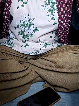 Snapshot of Priya_Bong chatting on 10.18.25 Priya Bong online show from 10.18.25