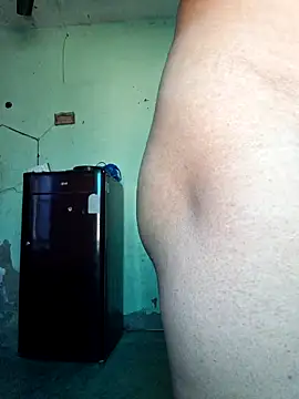 Snapshot of Priya_Bong chatting on 11.16.25 Priya Bong online show from 11.16.25