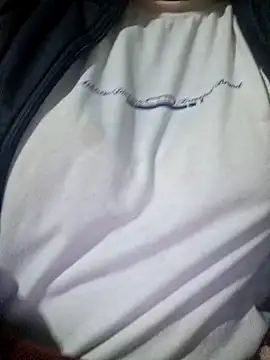 Snapshot of Priya_Bong chatting on 11.23.25 Priya Bong online show from 11.23.25