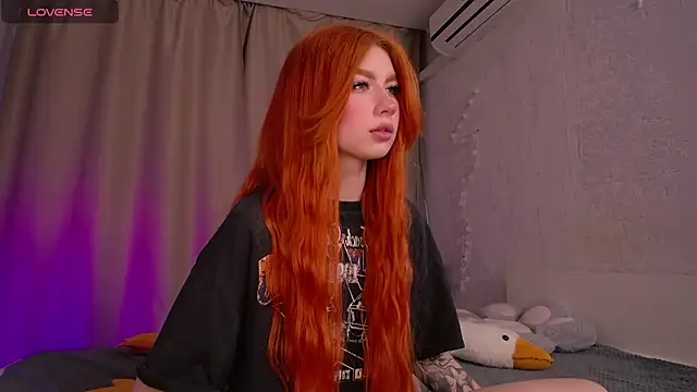 Snapshot of Evaa_Moonn_ chatting on 03.09.25 Evaa Moonn online show from 03.09.25