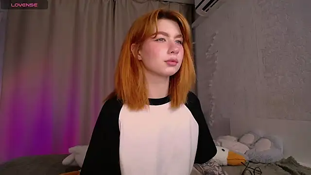 Snapshot of Evaa_Moonn_ chatting on 09.13.25 Evaa Moonn online show from 09.13.25