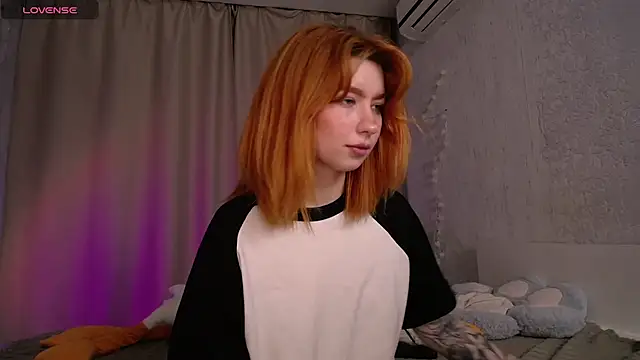 Snapshot of Evaa_Moonn_ chatting on 09.14.25 Evaa Moonn online show from 09.14.25