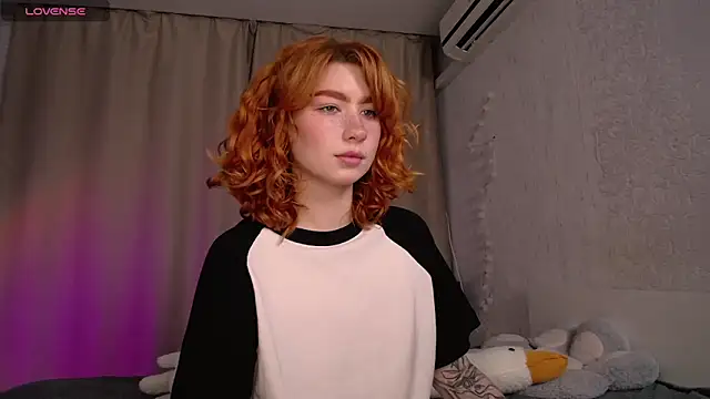 Snapshot of Evaa_Moonn_ chatting on 10.13.25 Evaa Moonn online show from 10.13.25