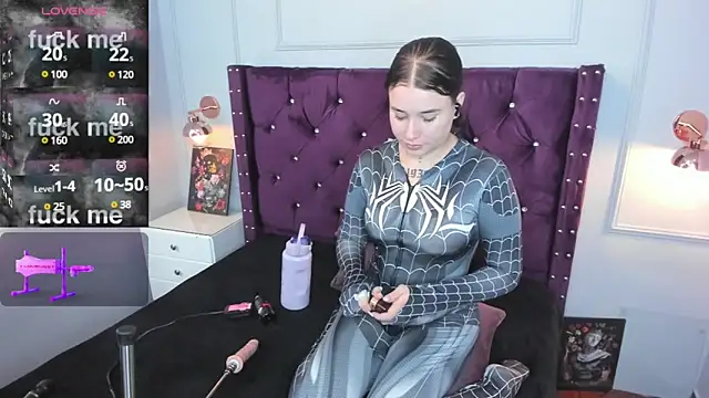 Snapshot of Danee_19_ chatting on 12.27.24 Danee 19 online show from 12.27.24