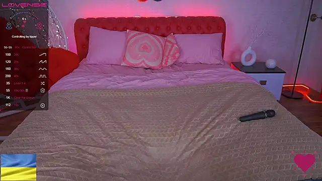 SusieWood online show from 01.26.25