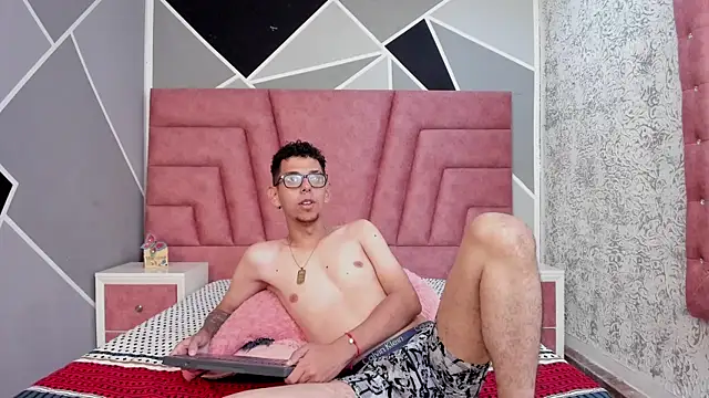 Derek and Skarlet online show from 01.25.25