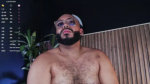 Snapshot of DilanJonnes_ chatting on 12.24.24 DilanJonnes online show from 12.24.24