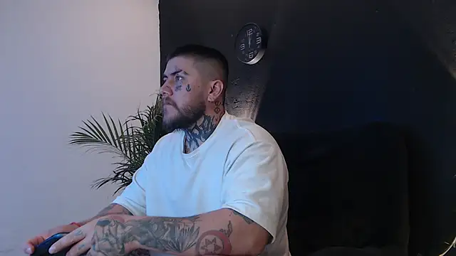 Ash gusbig online show from 03.16.25