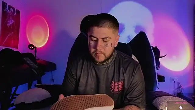 Ash gusbig online show from 01.18.26