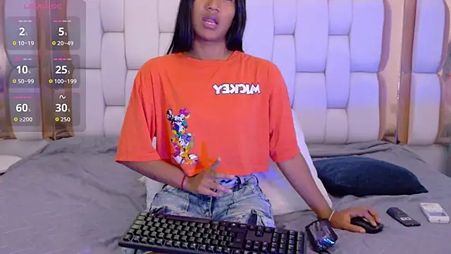 indianschoolgirl online show from 11.03.25