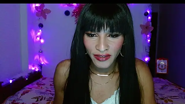 carolinemiller7 online show from 12.25.24