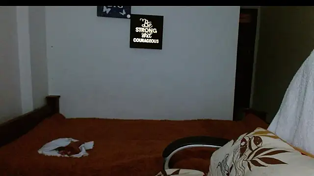 carolinemiller7 online show from 01.10.25