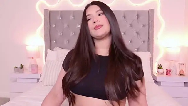 JuliaSUMMERS2022 online show from 04.15.26