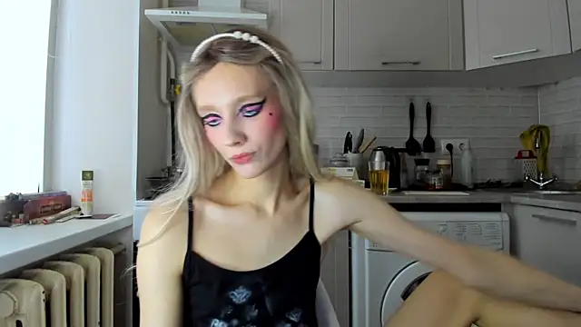  Alice Kitty online show from 01.15.25