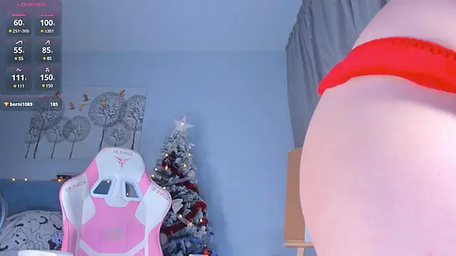 Snapshot of JennyWoody chatting on 12.28.24 JennyWoody online show from 12.28.24