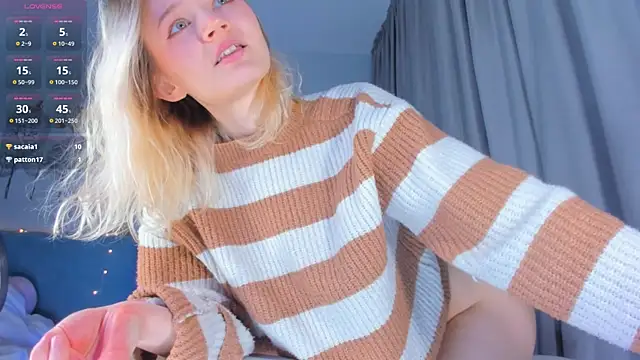 Snapshot of JennyWoody chatting on 01.19.25 JennyWoody online show from 01.19.25