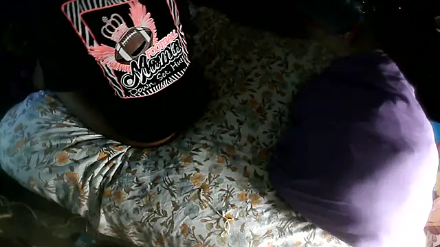 Snapshot of EbonyFetishQueen chatting on 06.11.26 EbonyFetishQueen online show from 06.11.26