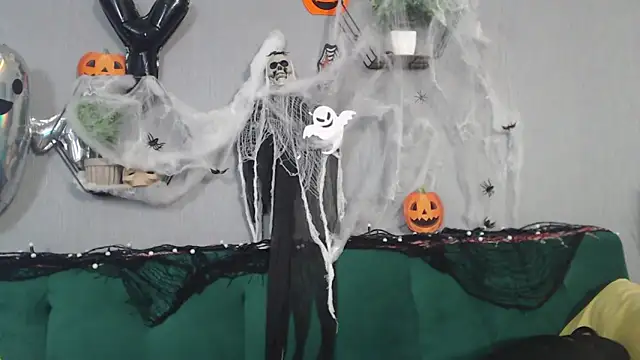 IzabelllNoir online show from 10.29.25