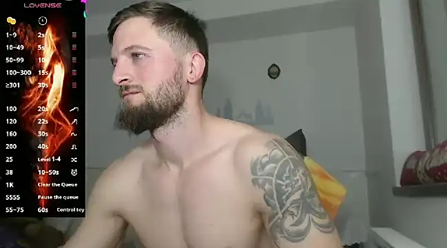 Snapshot of cuple_hoot_ chatting on 02.02.25 cuple hoot  online show from 02.02.25