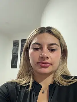 Snapshot of AtheneaRossi chatting on 02.17.26 AtheneaRossi online show from 02.17.26