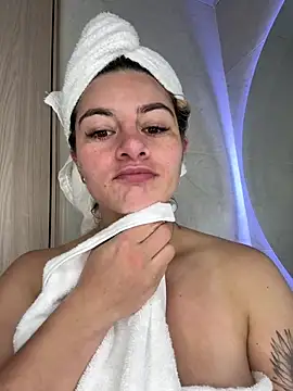 Snapshot of AtheneaRossi chatting on 02.17.26 AtheneaRossi online show from 02.17.26