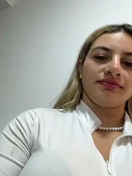 Snapshot of AtheneaRossi chatting on 02.22.26 AtheneaRossi online show from 02.22.26