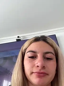 Snapshot of AtheneaRossi chatting on 02.27.26 AtheneaRossi online show from 02.27.26