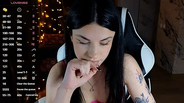 Mary   Moore online show from 12.07.24