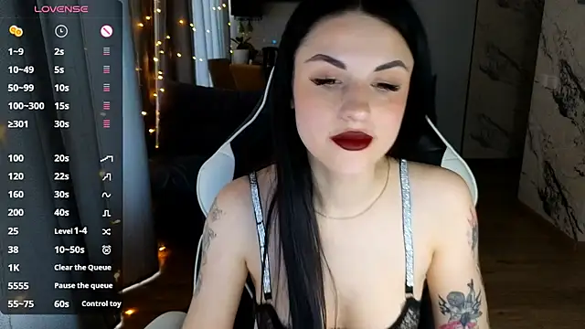 Mary   Moore online show from 03.16.25