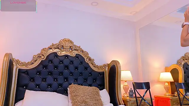 AdelinaVans online show from 11.14.25