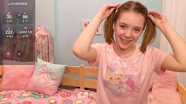 Snapshot of PrincessLittleKiki chatting on 10.29.25 PrincessLittleKiki online show from 10.29.25