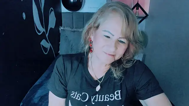 ScarletHoot  online show from 12.06.24