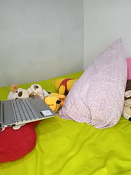 Amy sweet-03 online show from 11.18.25