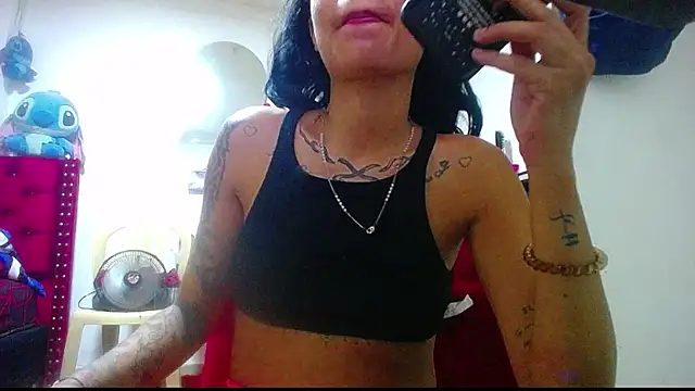 Snapshot of harry_lia_ chatting on 11.12.25 harry lia online show from 11.12.25