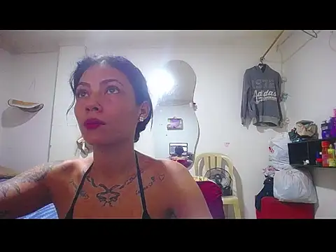 Snapshot of harry_lia_ chatting on 12.03.25 harry lia online show from 12.03.25