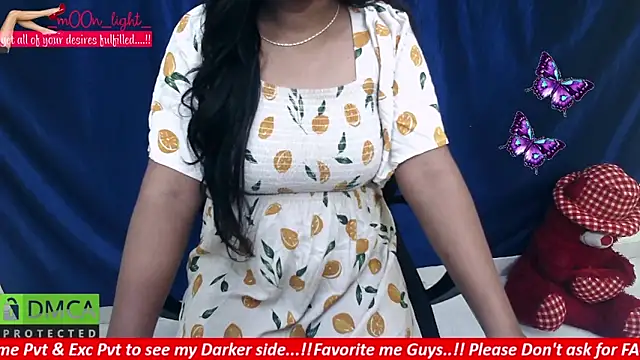 Snapshot of _mOOn_light_ chatting on 01.06.25 mOOn light online show from 01.06.25