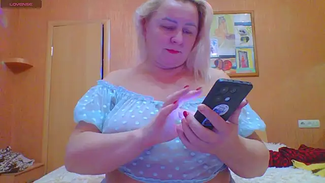 mira robinsonnn online show from 11.15.25