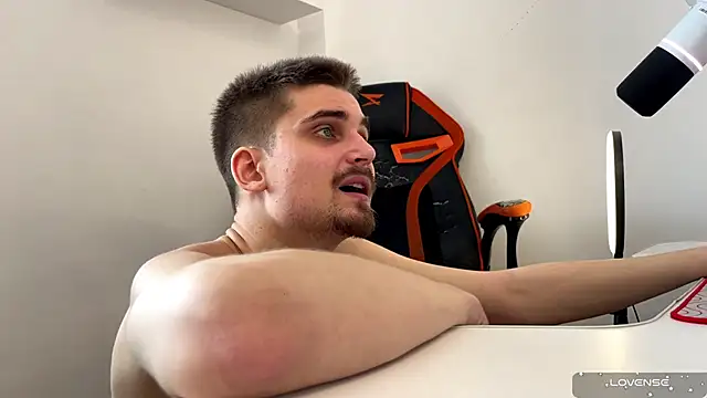 Snapshot of sexstar_lif3style chatting on 02.24.25 sexstar lif3style online show from 02.24.25