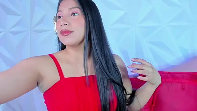 Snapshot of LinnaGardenia chatting on 12.27.24 LinnaGardenia online show from 12.27.24