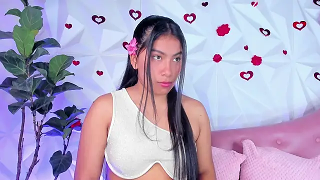 Snapshot of LinnaGardenia chatting on 03.08.25 LinnaGardenia online show from 03.08.25