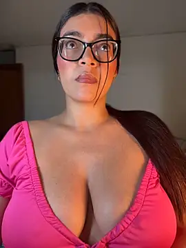 Snapshot of kathii95 chatting on 05.18.26 kathii95 online show from 05.18.26