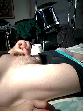 Snapshot of iambradz chatting on 10.15.25 iambradz online show from 10.15.25