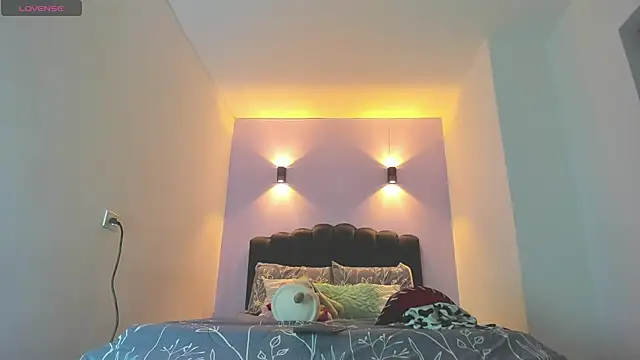 Snapshot of Sofia_Clauss_ chatting on 11.02.25 Sofia Clauss online show from 11.02.25