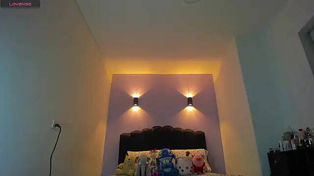 Sofia Clauss  online show from 02.13.26