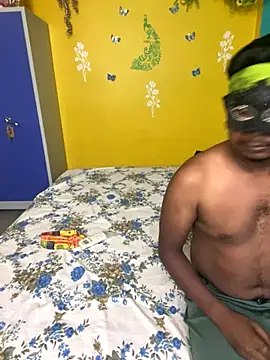 Snapshot of OrgsmMust chatting on 10.18.25 OrgsmMust online show from 10.18.25