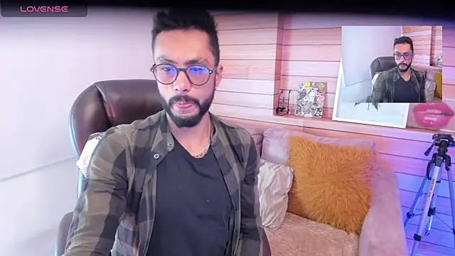 Tom cooper  online show from 02.07.25