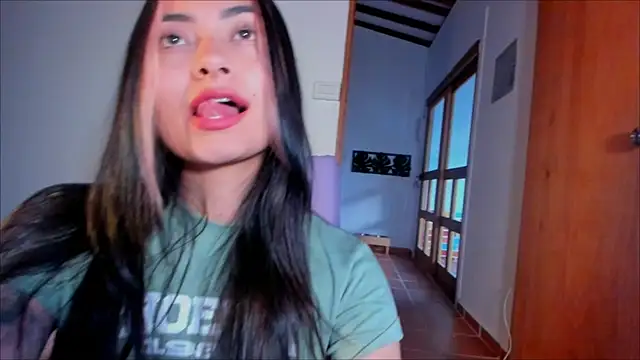 Lauren A online show from 01.17.25