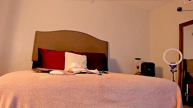 yiauana online show from 11.03.25