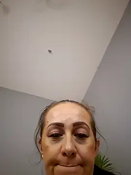 AvaLloyd online show from 03.18.25