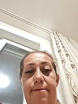 AvaLloyd online show from 09.09.25